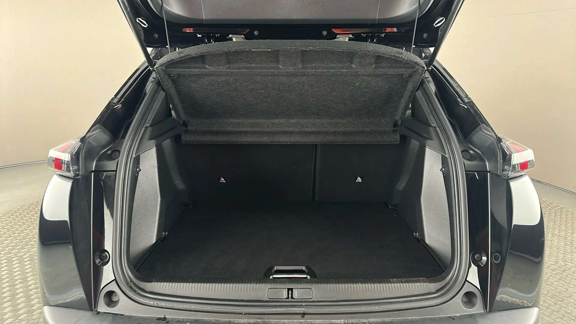 2023 PEUGEOT 2008 2023 PEUGEOT 2008