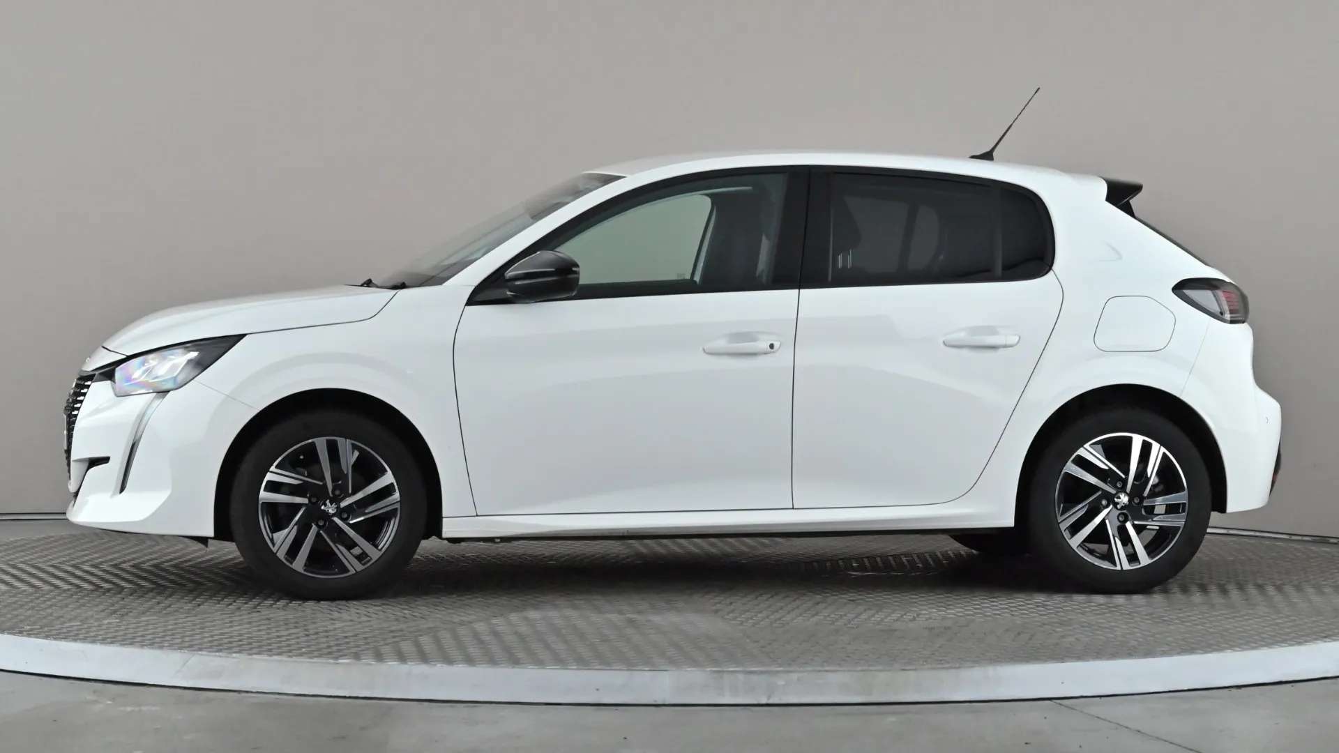 A 2022 PEUGEOT 208 1.2 PureTech 100 Allure Premium + A 2022 PEUGEOT 208 1.2 PureTech 100 Allure Premium +