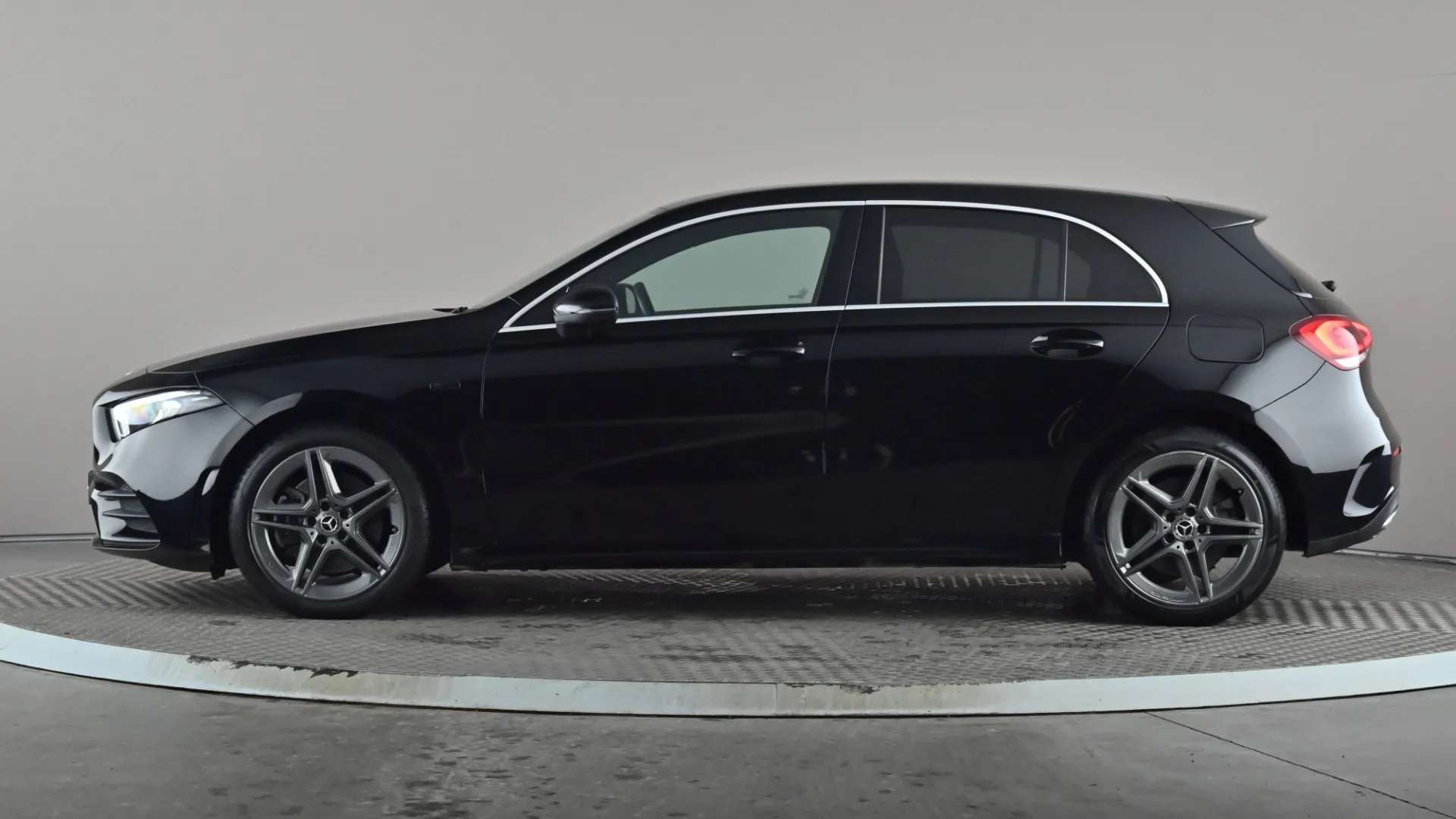A 2020 MERCEDES-BENZ A CLASS A250e AMG Line Auto A 2020 MERCEDES-BENZ A CLASS A250e AMG Line Auto