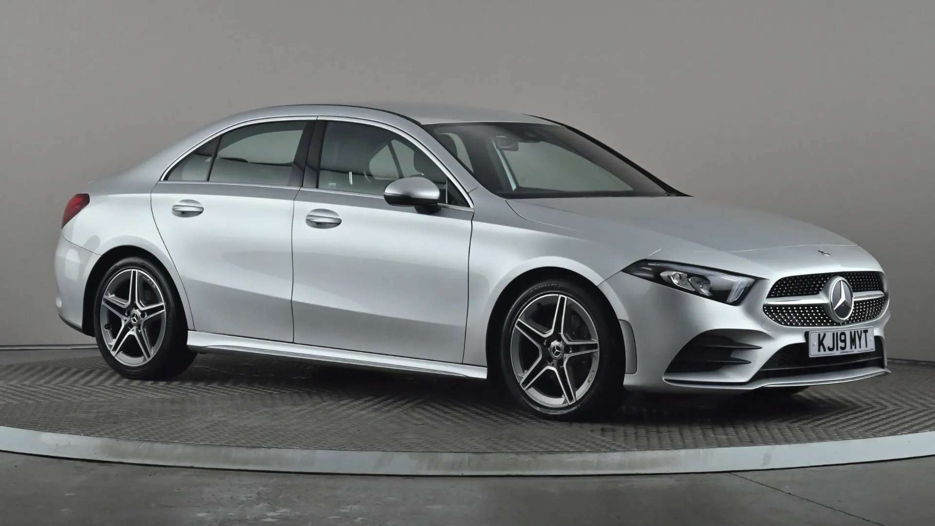 A 2019 MERCEDES-BENZ A CLASS A180d AMG Line Auto A 2019 MERCEDES-BENZ A CLASS A180d AMG Line Auto