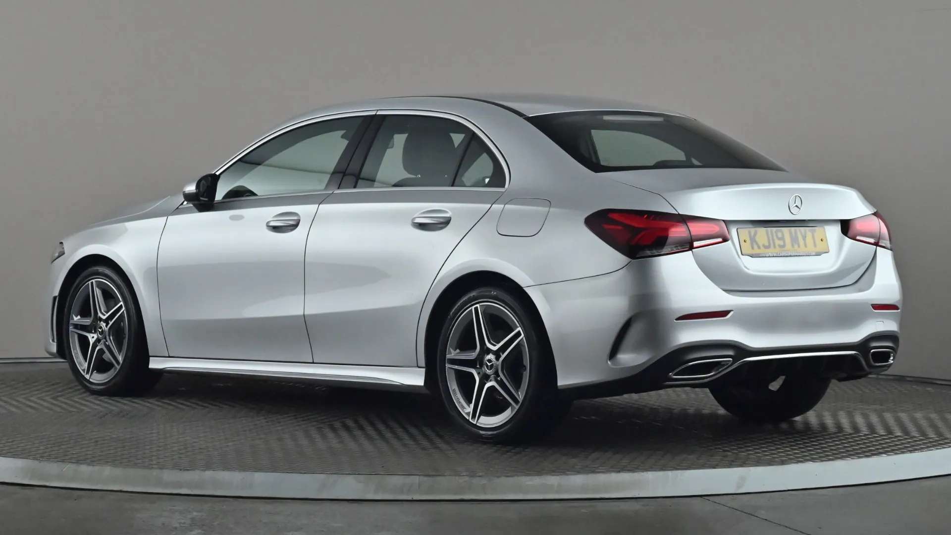 A 2019 MERCEDES-BENZ A CLASS A180d AMG Line Auto A 2019 MERCEDES-BENZ A CLASS A180d AMG Line Auto