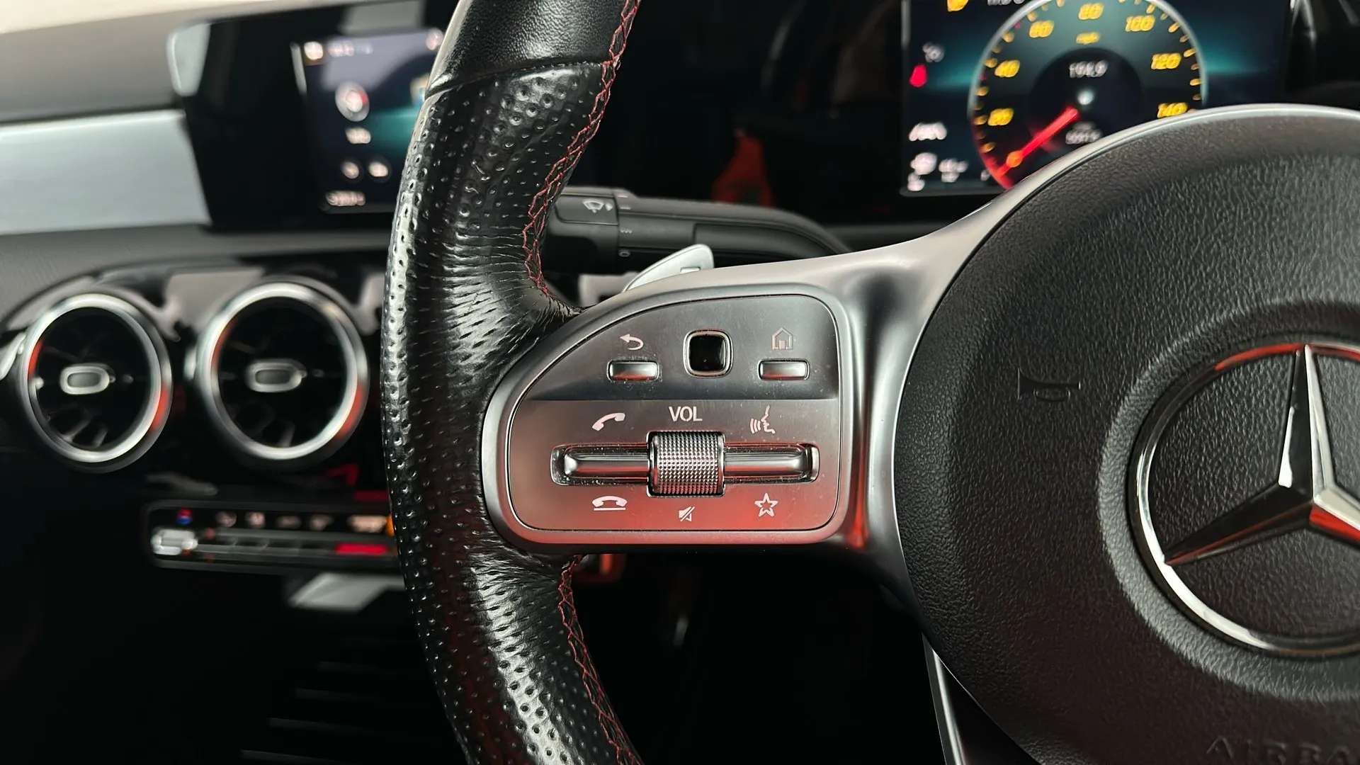 2019 MERCEDES-BENZ A CLASS 2019 MERCEDES-BENZ A CLASS