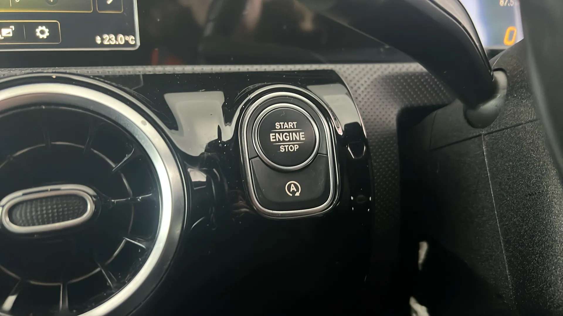 2021 MERCEDES-BENZ A CLASS 2021 MERCEDES-BENZ A CLASS