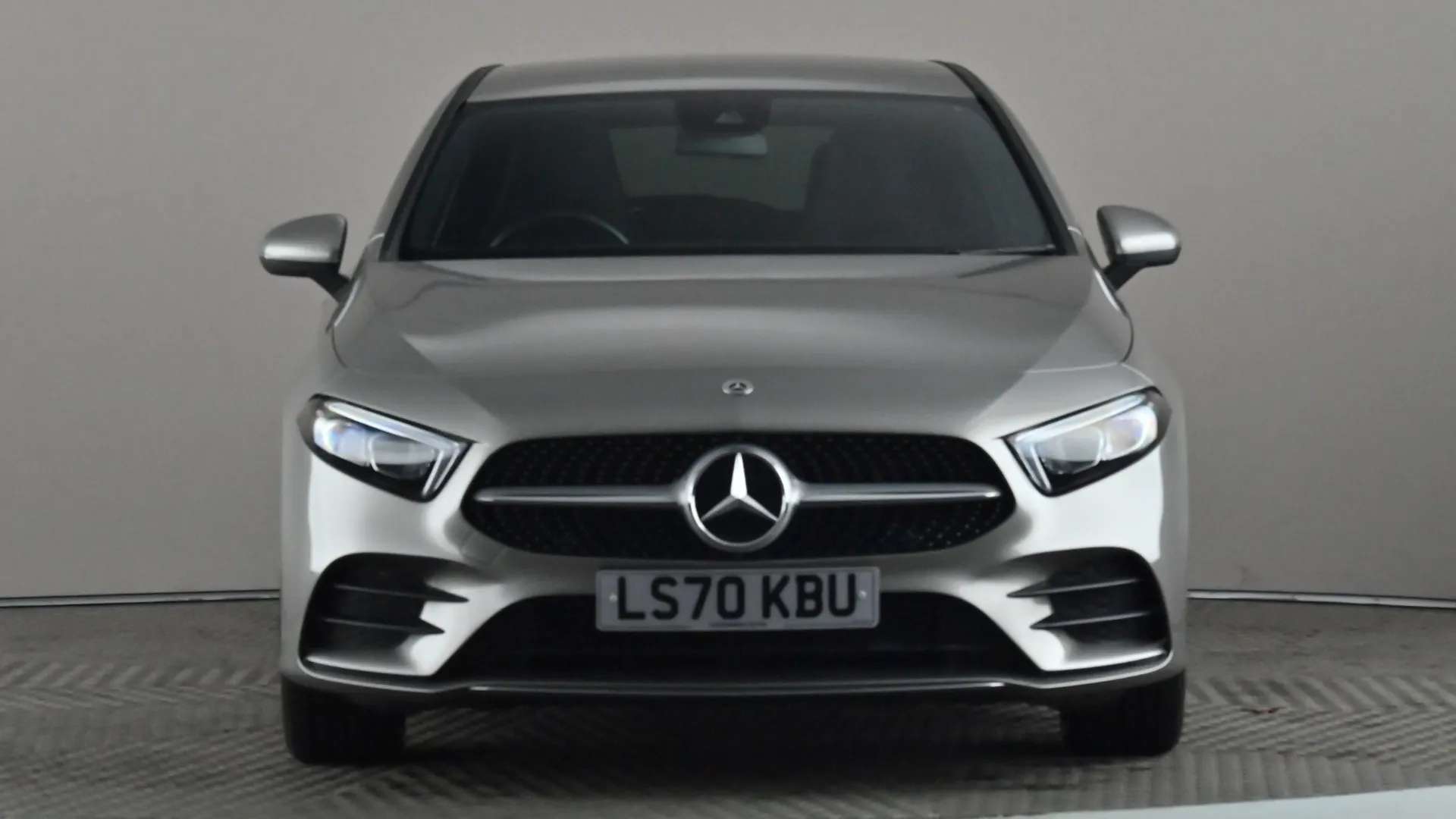 A 2020 MERCEDES-BENZ A CLASS A250e AMG Line Auto A 2020 MERCEDES-BENZ A CLASS A250e AMG Line Auto