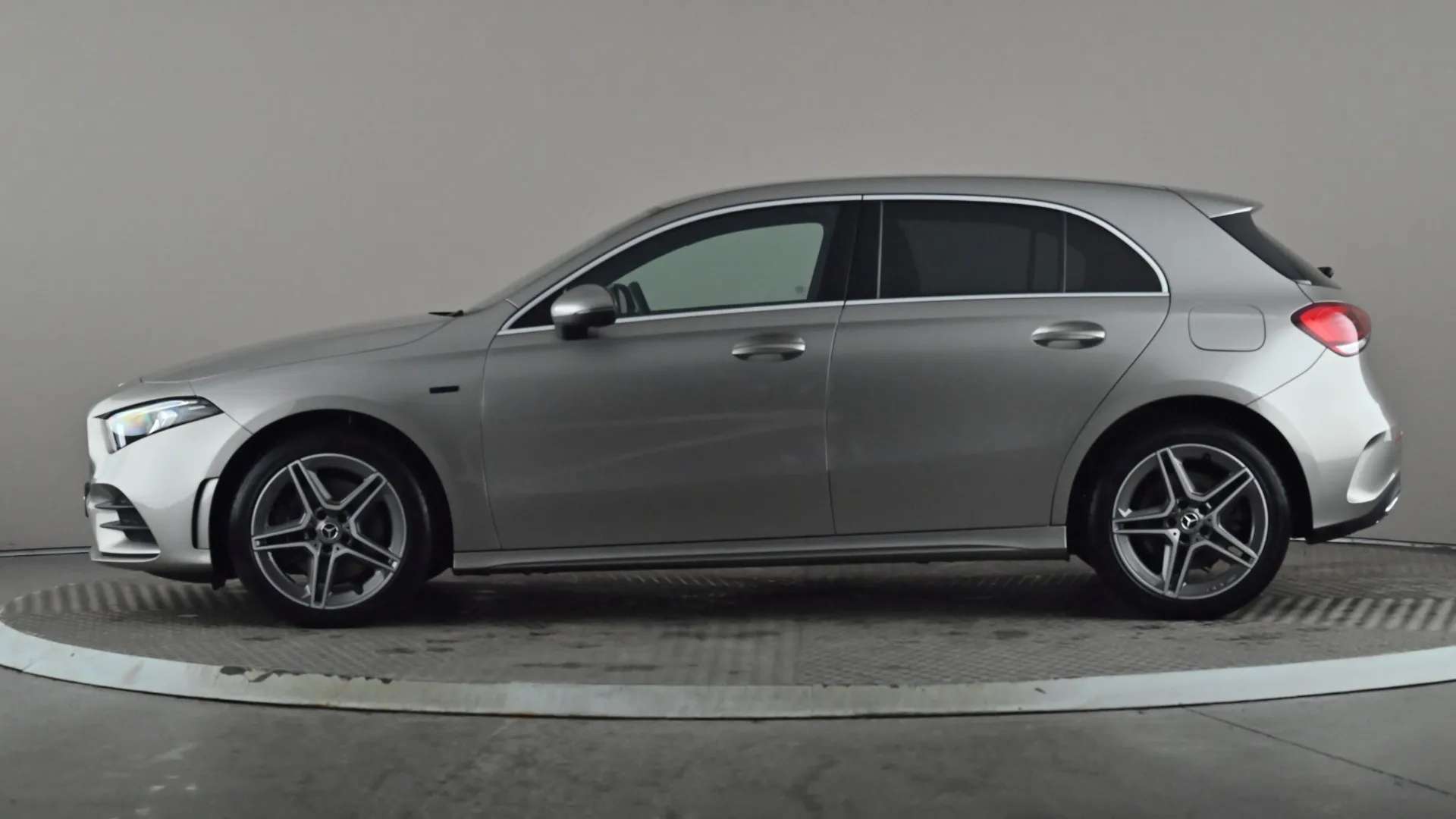 A 2020 MERCEDES-BENZ A CLASS A250e AMG Line Auto A 2020 MERCEDES-BENZ A CLASS A250e AMG Line Auto