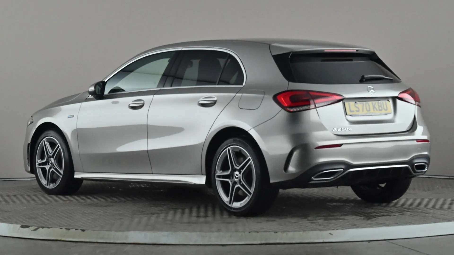 A 2020 MERCEDES-BENZ A CLASS A250e AMG Line Auto A 2020 MERCEDES-BENZ A CLASS A250e AMG Line Auto