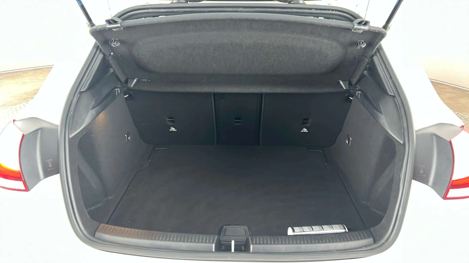 2019 MERCEDES-BENZ A CLASS 2019 MERCEDES-BENZ A CLASS