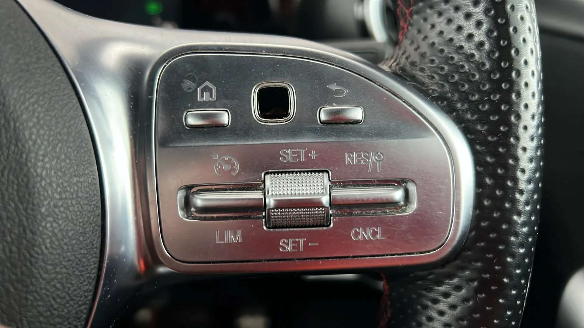 2018 MERCEDES-BENZ A CLASS 2018 MERCEDES-BENZ A CLASS