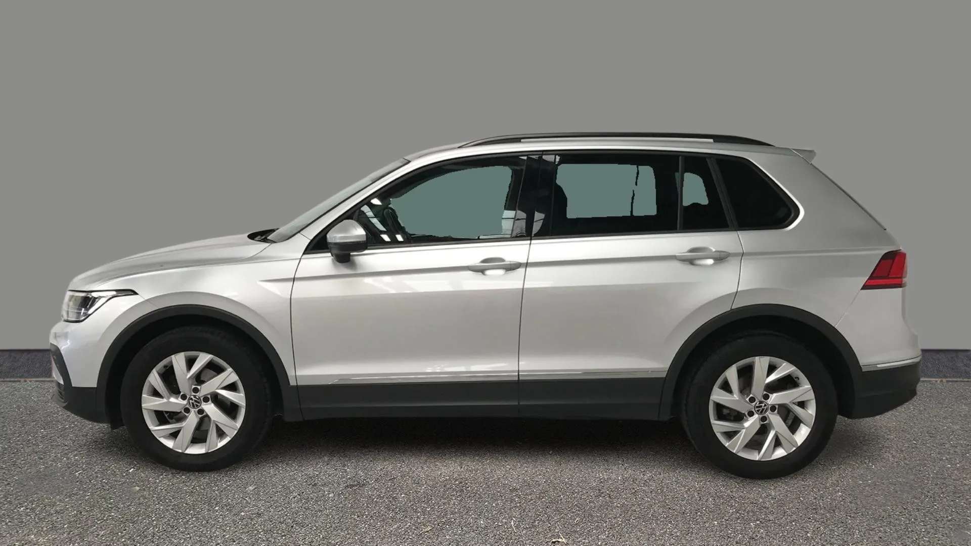 A 2021 VOLKSWAGEN TIGUAN 1.5 TSI Life A 2021 VOLKSWAGEN TIGUAN 1.5 TSI Life