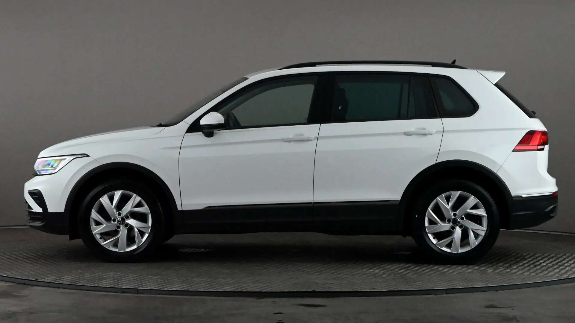 A 2023 VOLKSWAGEN TIGUAN 1.5 TSI Life A 2023 VOLKSWAGEN TIGUAN 1.5 TSI Life