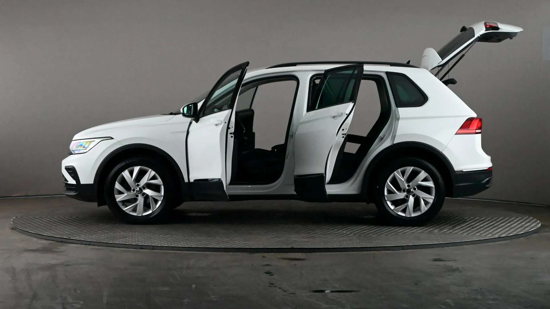 2023 VOLKSWAGEN TIGUAN 2023 VOLKSWAGEN TIGUAN