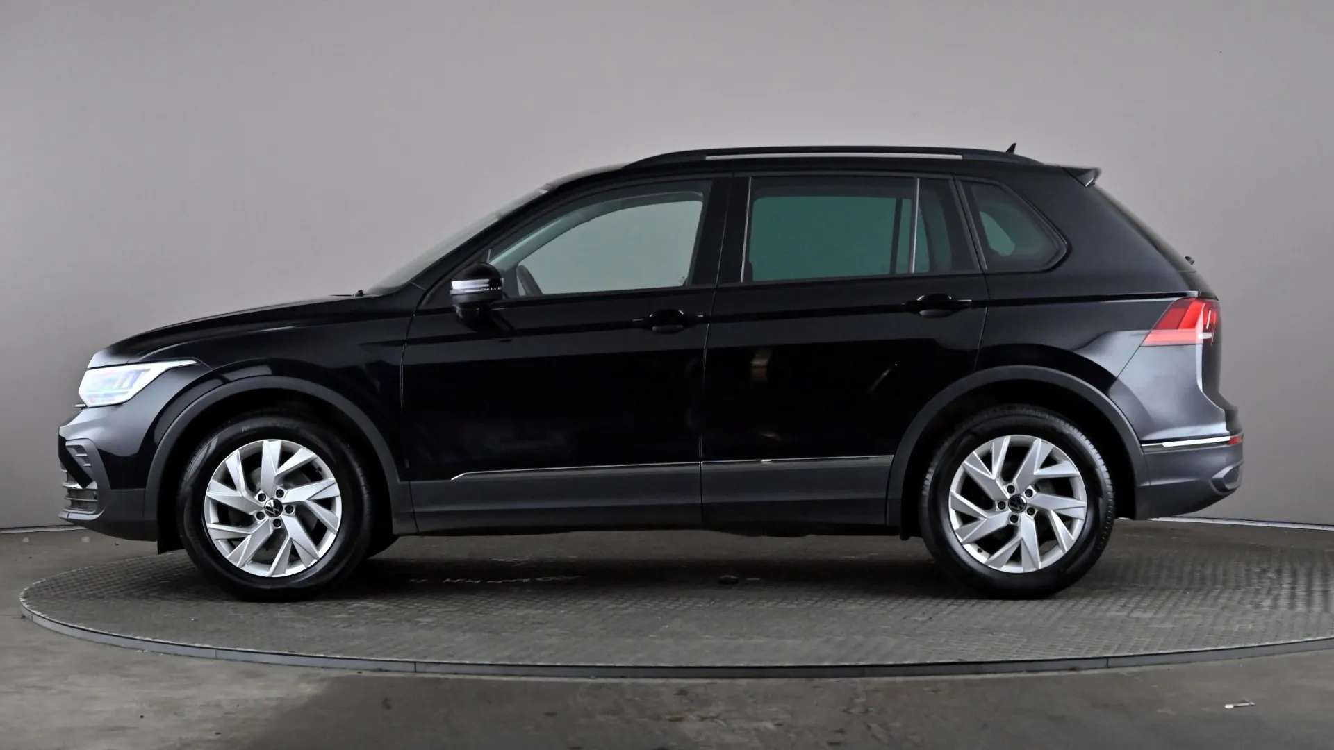 A 2023 VOLKSWAGEN TIGUAN 1.5 TSI Life A 2023 VOLKSWAGEN TIGUAN 1.5 TSI Life