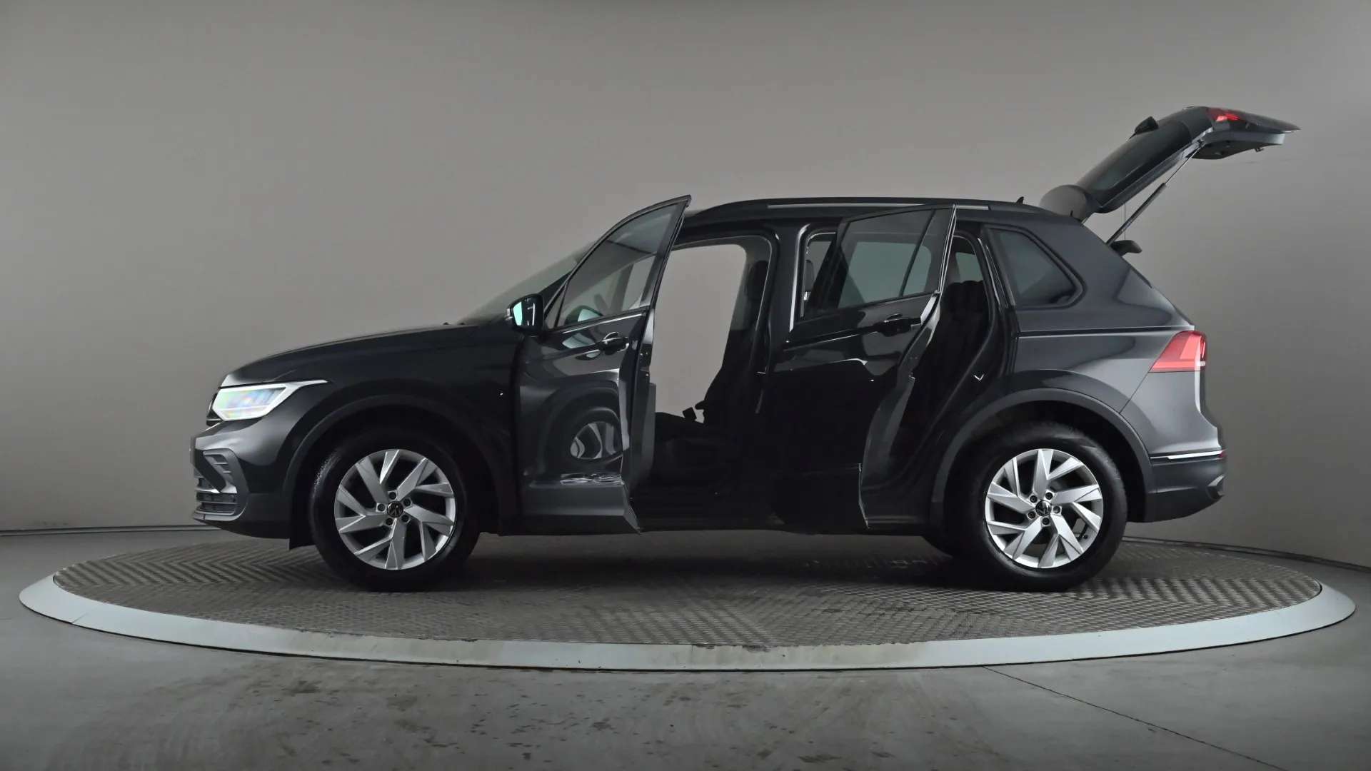 2022 VOLKSWAGEN TIGUAN 2022 VOLKSWAGEN TIGUAN