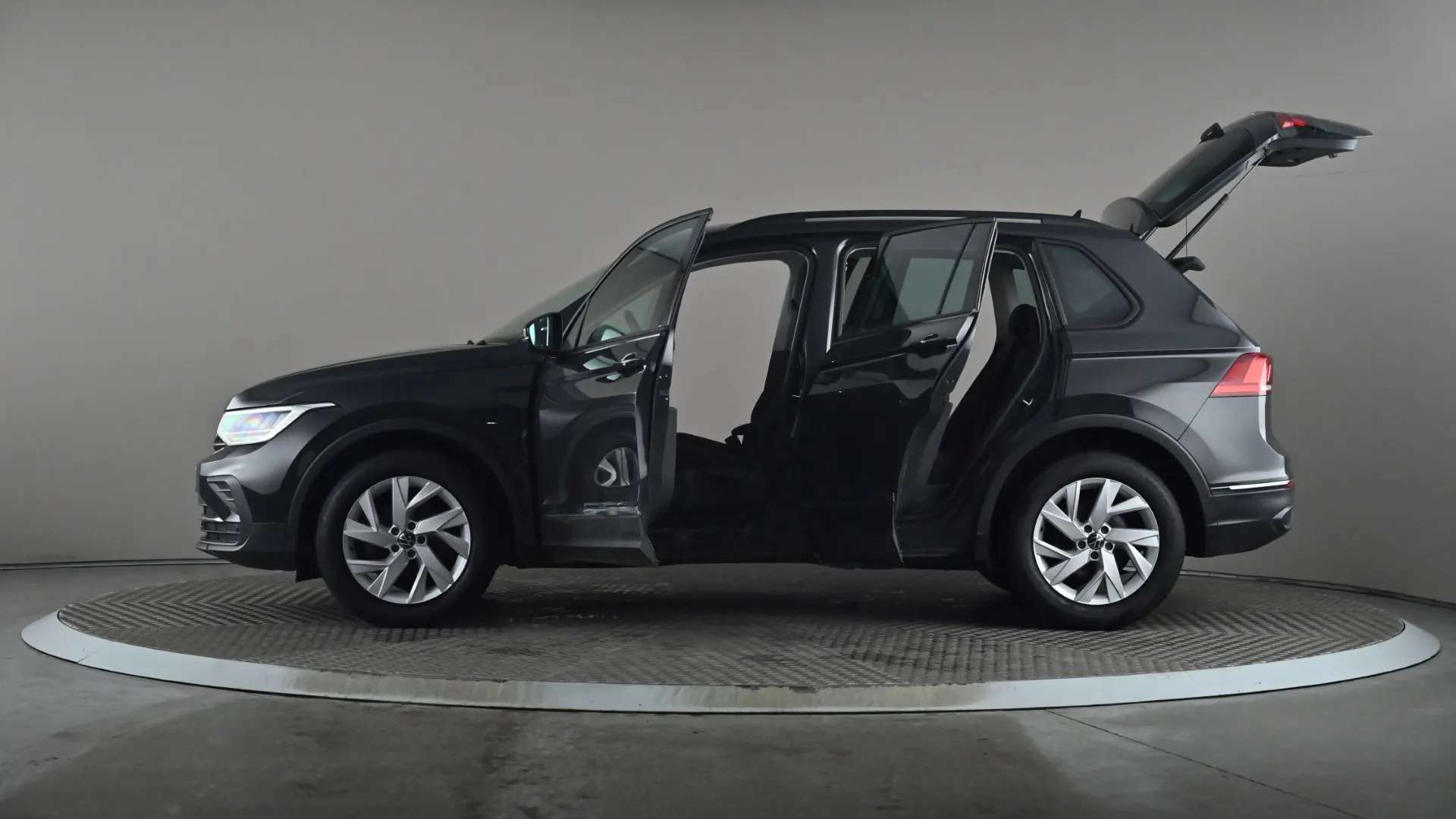 2022 VOLKSWAGEN TIGUAN 2022 VOLKSWAGEN TIGUAN