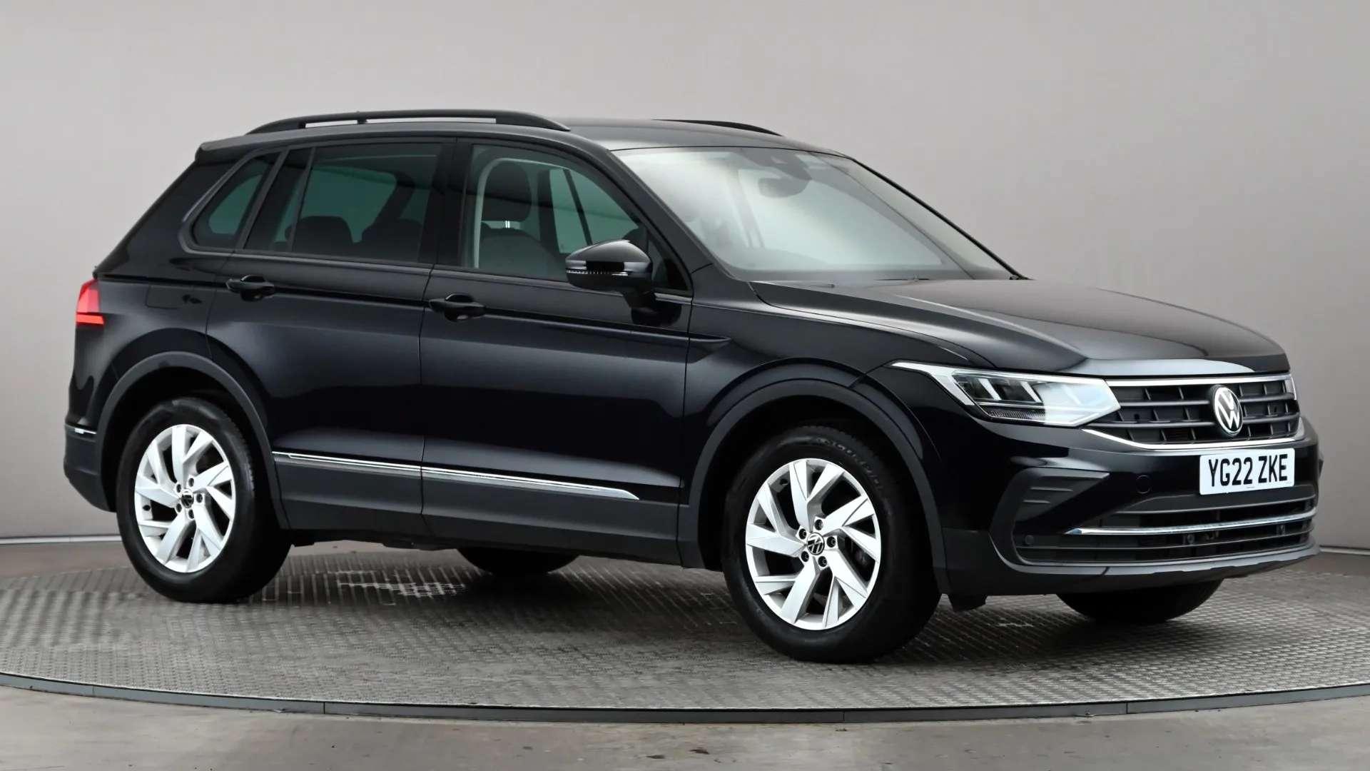 A 2022 VOLKSWAGEN TIGUAN 1.5 TSI Life A 2022 VOLKSWAGEN TIGUAN 1.5 TSI Life