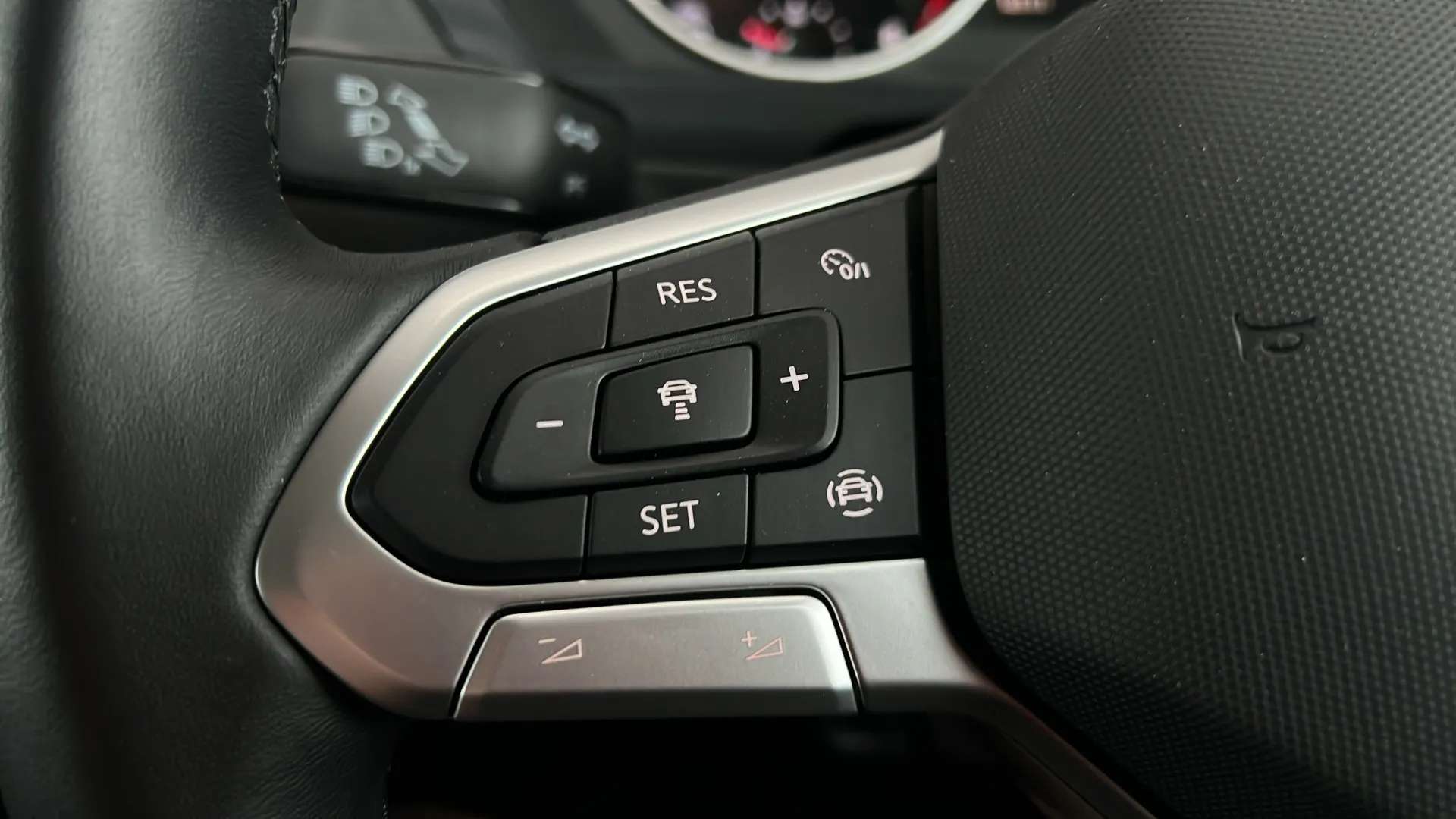 2022 VOLKSWAGEN TIGUAN 2022 VOLKSWAGEN TIGUAN