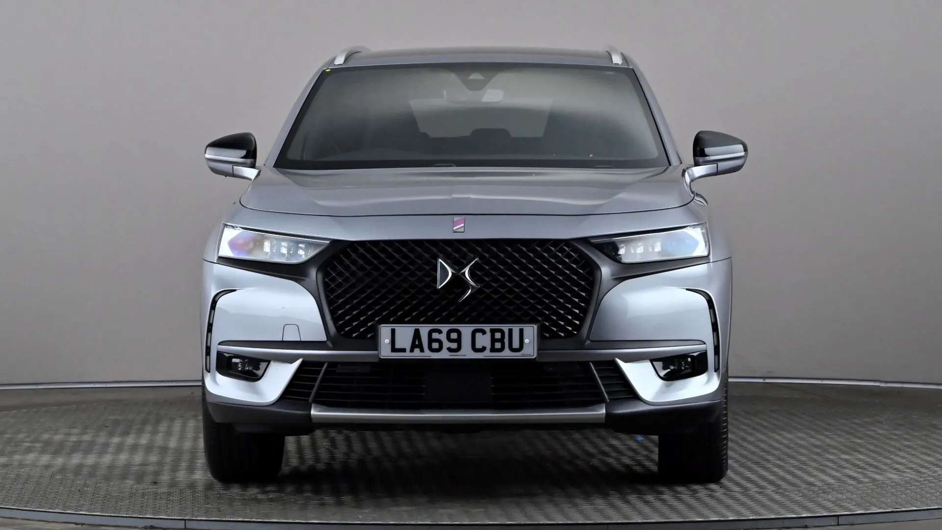 A 2019 DS DS 7 CROSSBACK 1.6 PureTech 180 Performance Line EAT8 A 2019 DS DS 7 CROSSBACK 1.6 PureTech 180 Performance Line EAT8