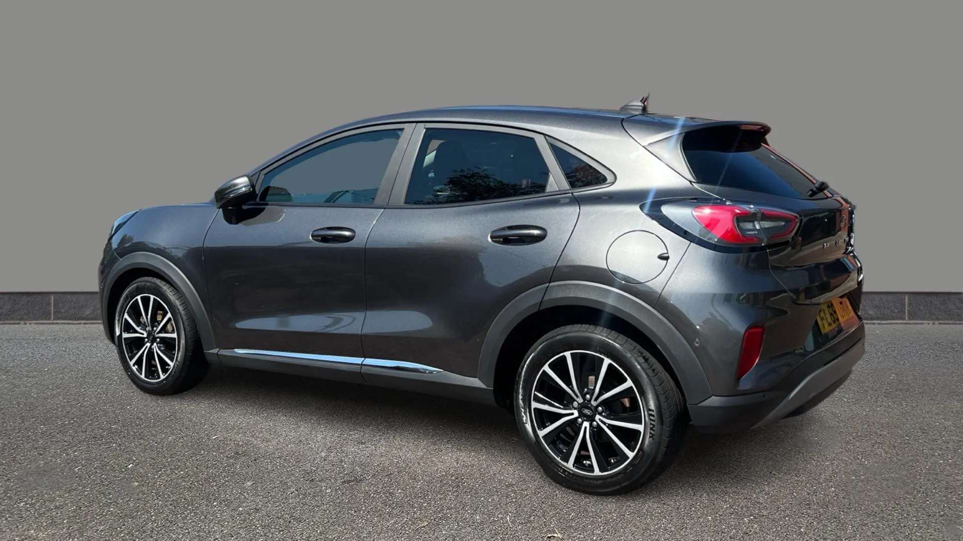 A 2020 FORD PUMA 1.0 EcoBoost Hybrid mHEV Titanium First Ed A 2020 FORD PUMA 1.0 EcoBoost Hybrid mHEV Titanium First Ed