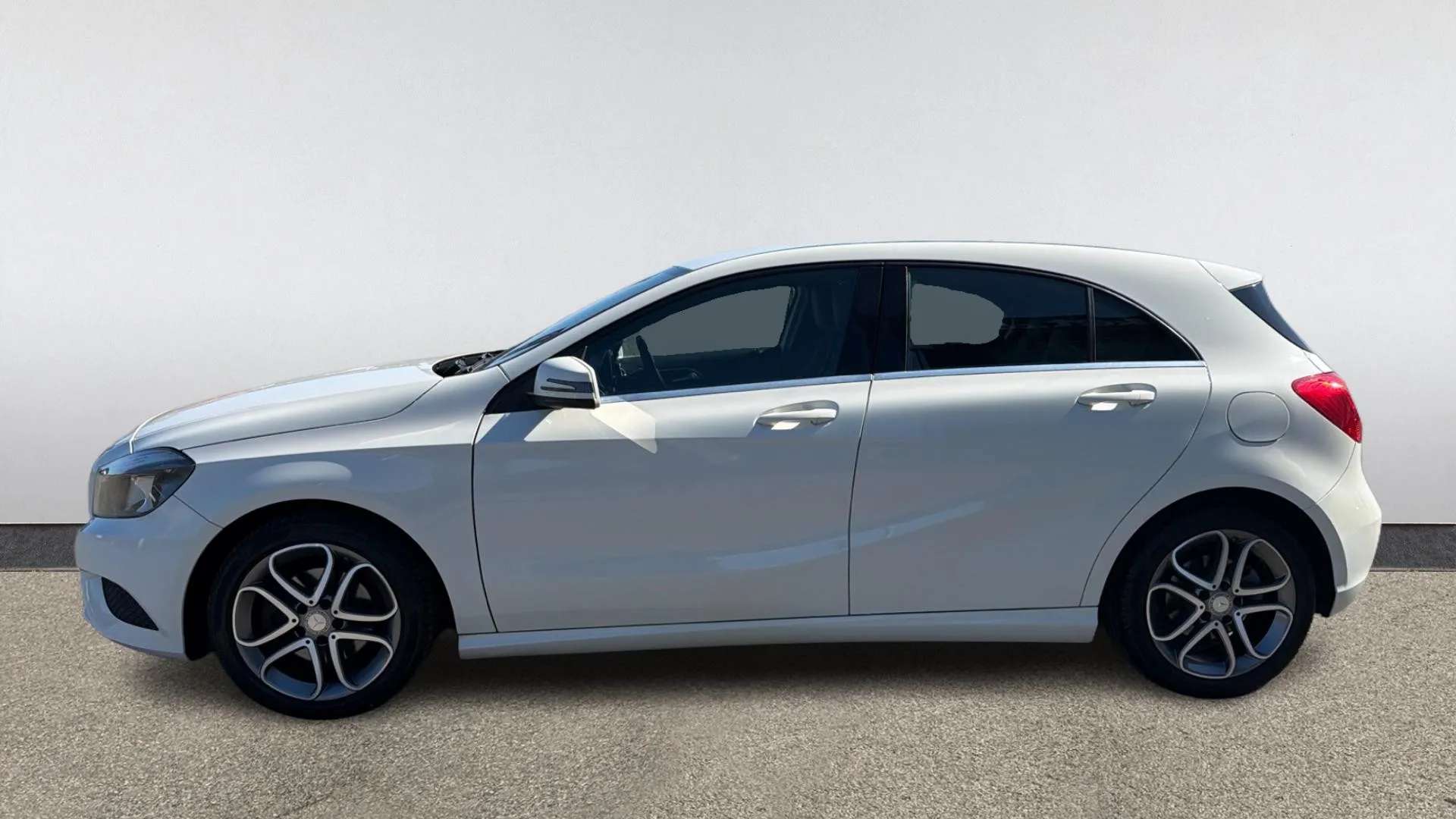 A 2014 MERCEDES-BENZ A CLASS A180 Sport A 2014 MERCEDES-BENZ A CLASS A180 Sport