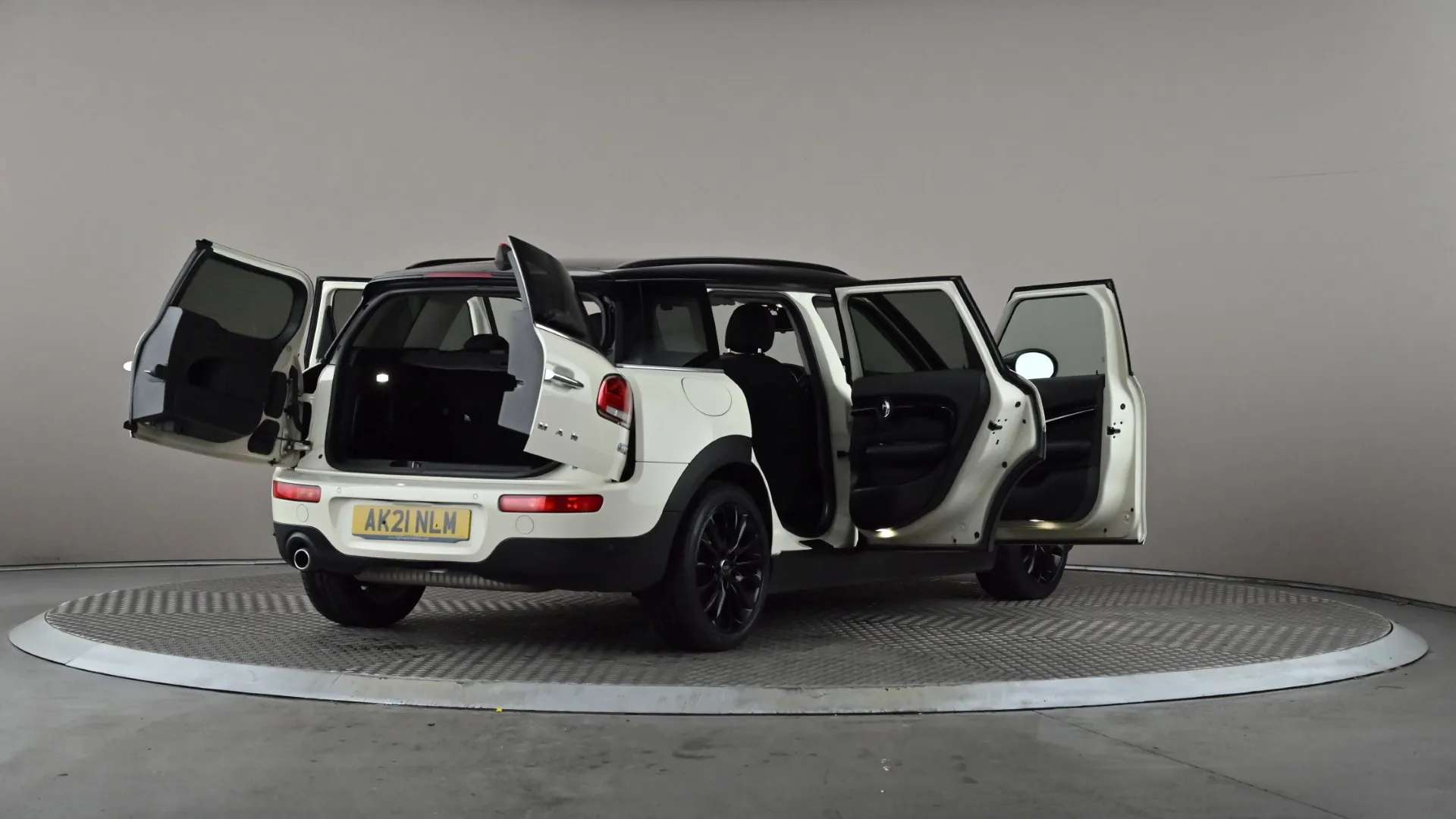 2021 MINI CLUBMAN 2021 MINI CLUBMAN