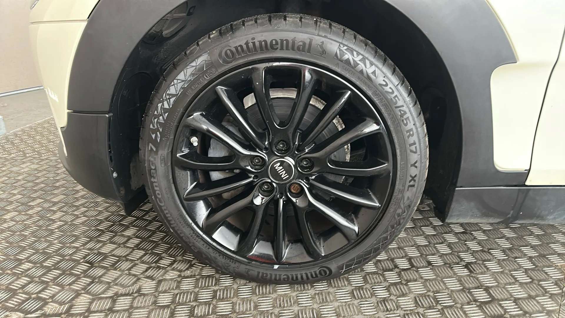 2021 MINI CLUBMAN 2021 MINI CLUBMAN