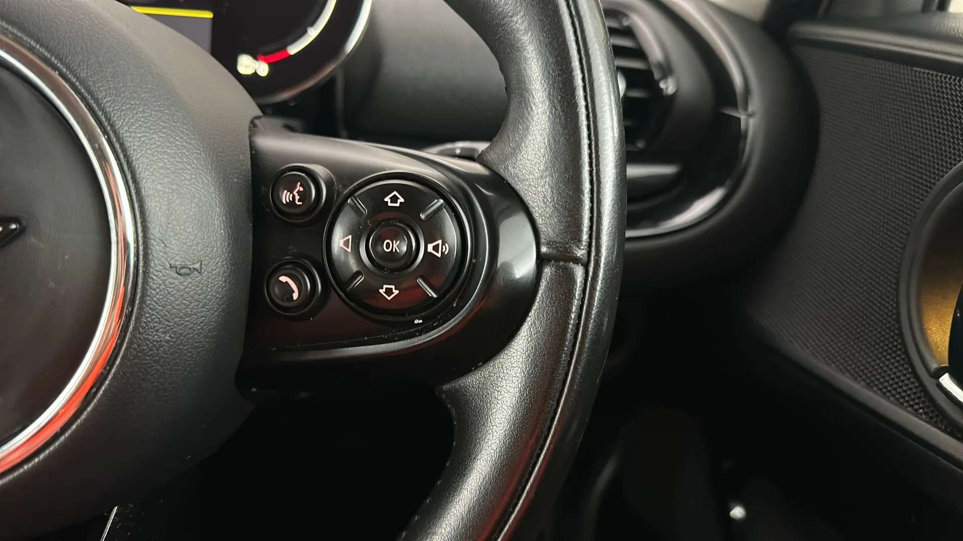 2021 MINI CLUBMAN 2021 MINI CLUBMAN