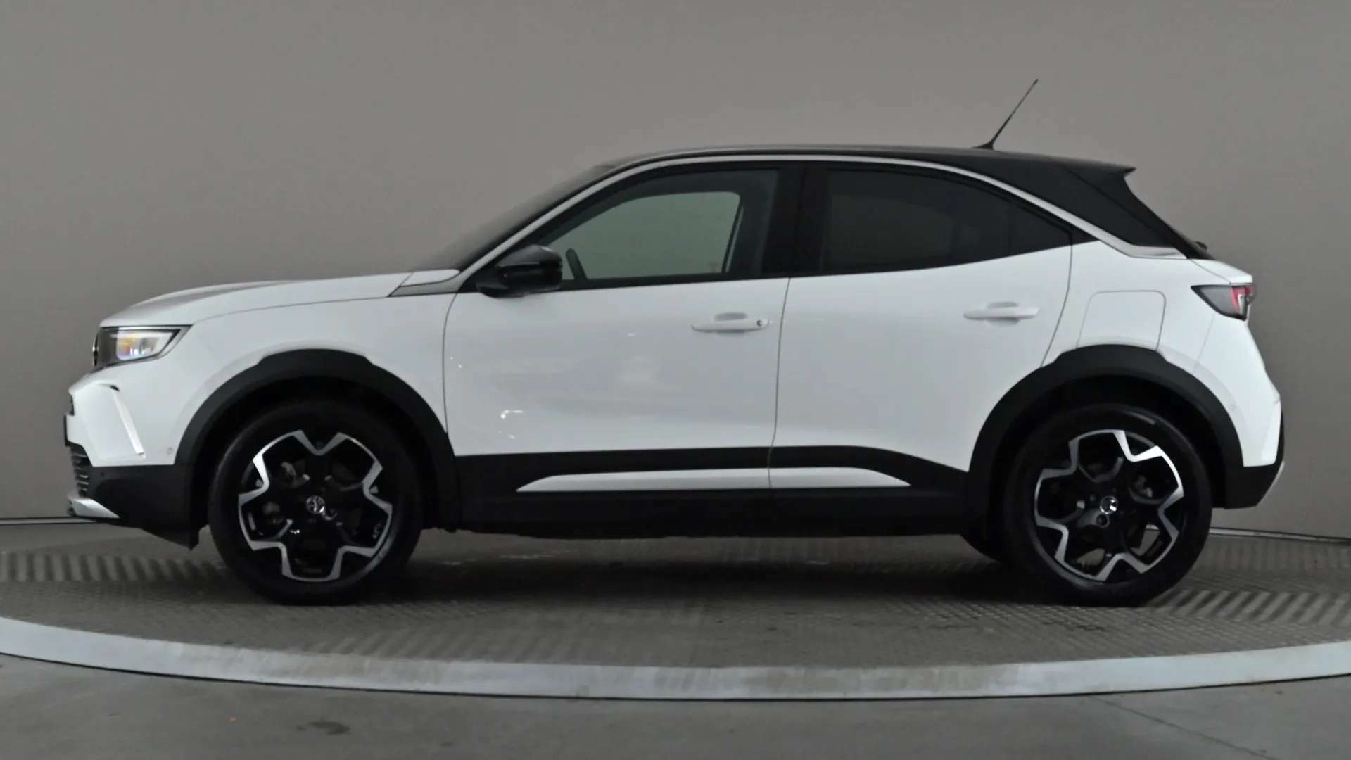 A 2022 VAUXHALL MOKKA 100kW Ultimate 50kWh Auto A 2022 VAUXHALL MOKKA 100kW Ultimate 50kWh Auto