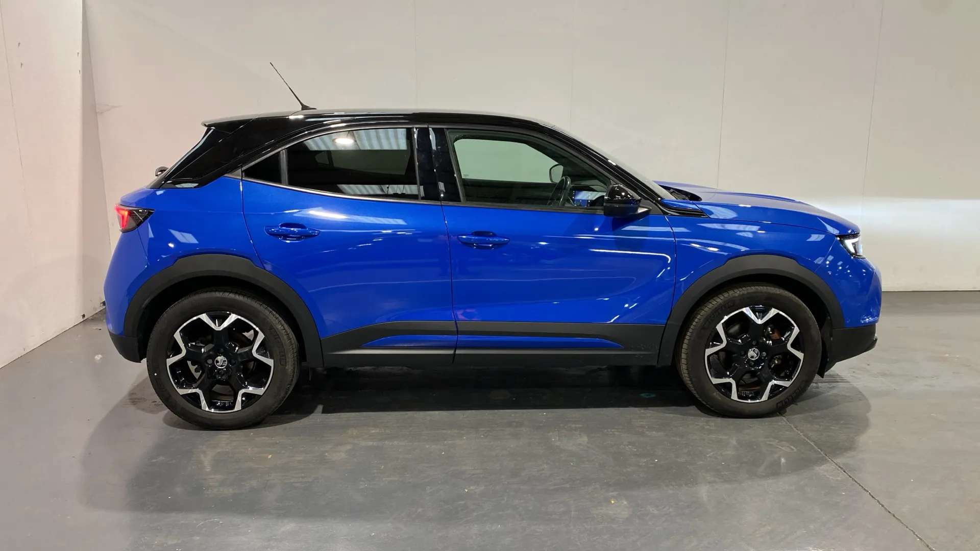 A 2023 VAUXHALL MOKKA 100kW Ultimate 50kWh Auto A 2023 VAUXHALL MOKKA 100kW Ultimate 50kWh Auto
