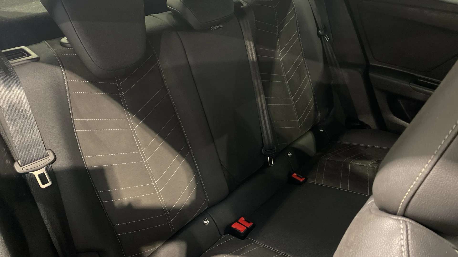 A 2023 VAUXHALL MOKKA 100kW Ultimate 50kWh Auto A 2023 VAUXHALL MOKKA 100kW Ultimate 50kWh Auto