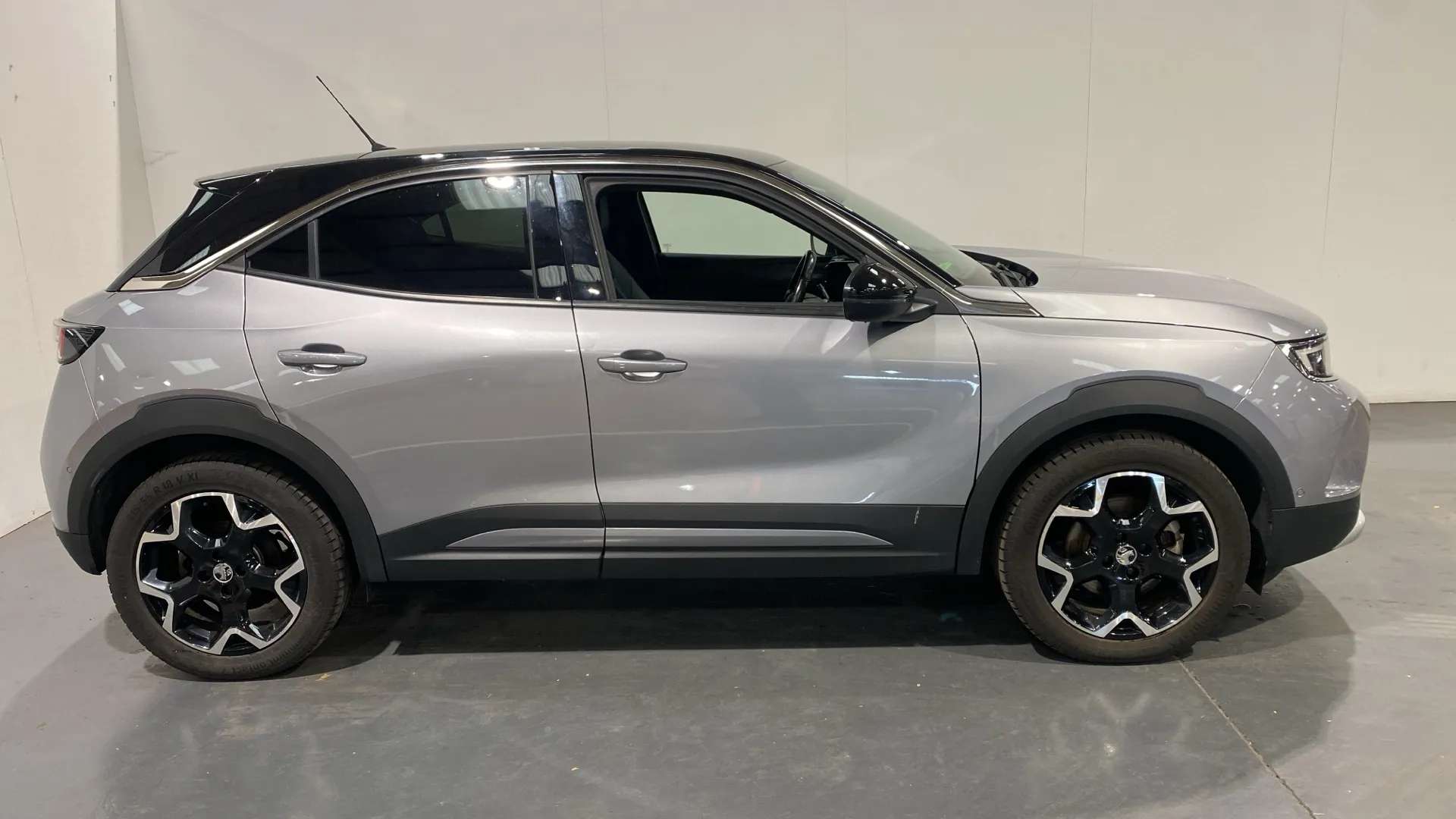 A 2023 VAUXHALL MOKKA 100kW Ultimate 50kWh Auto A 2023 VAUXHALL MOKKA 100kW Ultimate 50kWh Auto