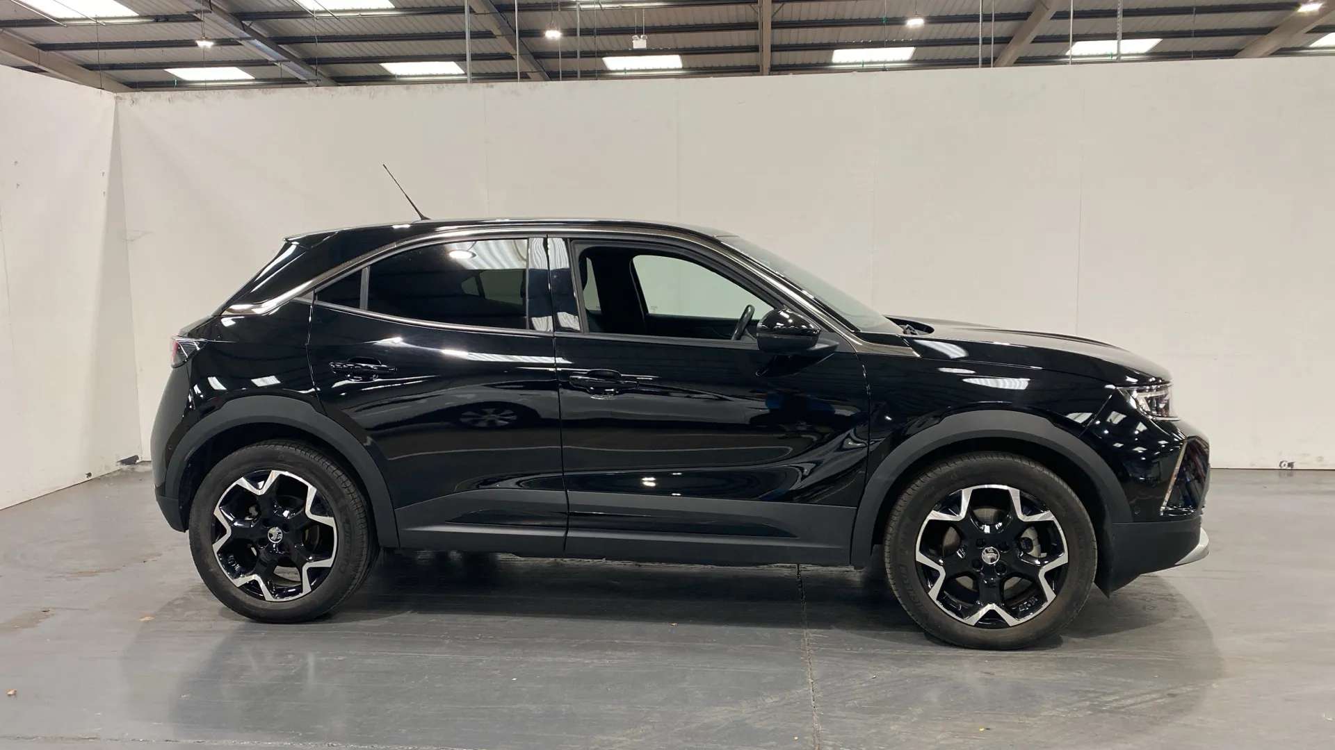 A 2022 VAUXHALL MOKKA 100kW Ultimate 50kWh Auto A 2022 VAUXHALL MOKKA 100kW Ultimate 50kWh Auto