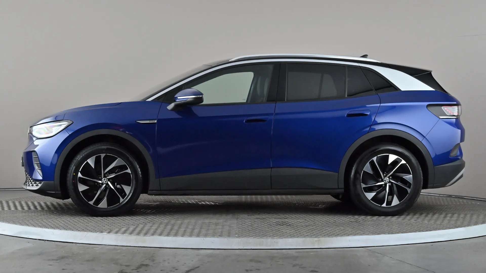 A 2023 VOLKSWAGEN ID.4 150kW Style Ed Pro Perform 77kWh Auto 125kW Ch A 2023 VOLKSWAGEN ID.4 150kW Style Ed Pro Perform 77kWh Auto 125kW Ch