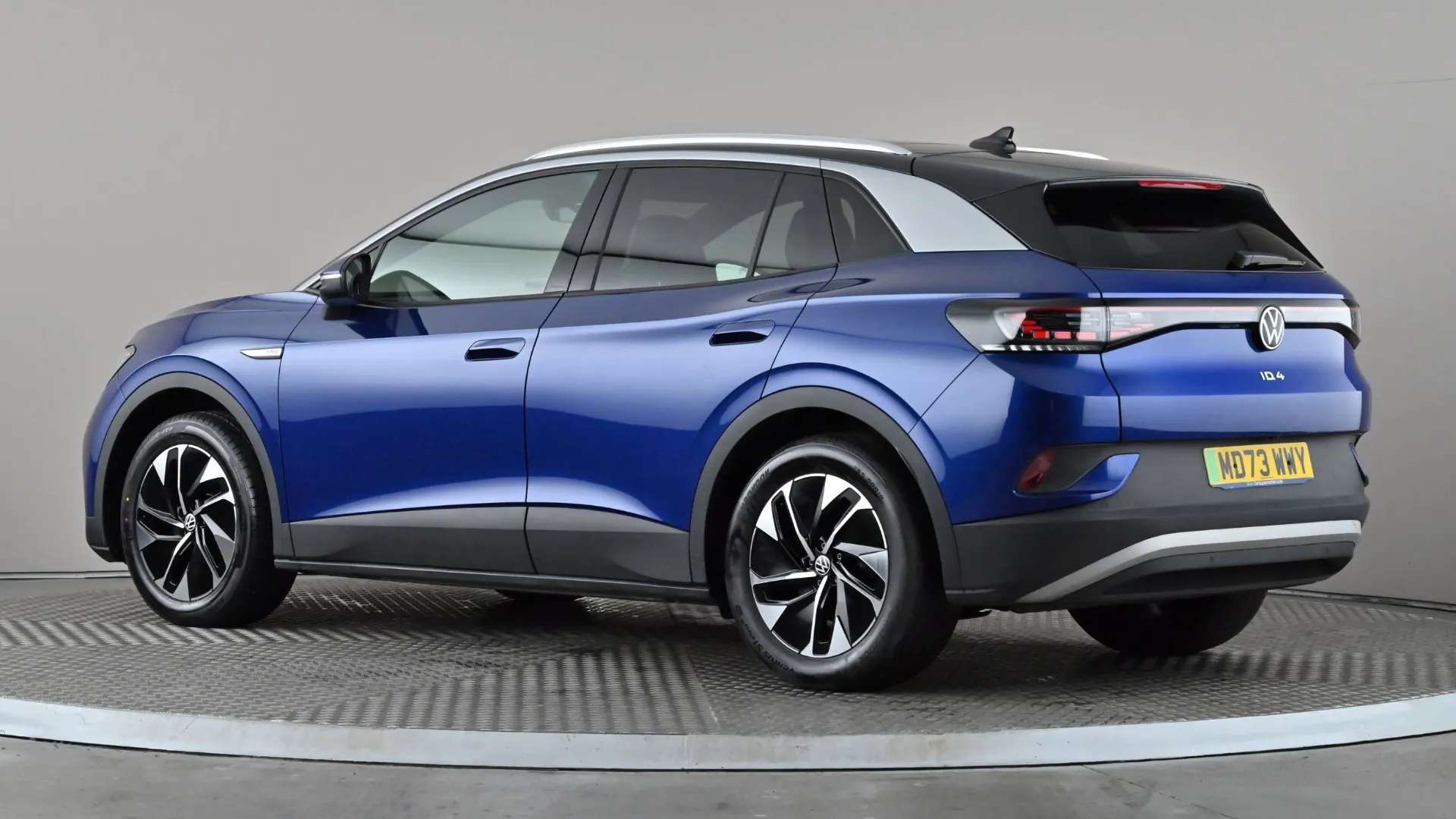 A 2023 VOLKSWAGEN ID.4 150kW Style Ed Pro Perform 77kWh Auto 125kW Ch A 2023 VOLKSWAGEN ID.4 150kW Style Ed Pro Perform 77kWh Auto 125kW Ch