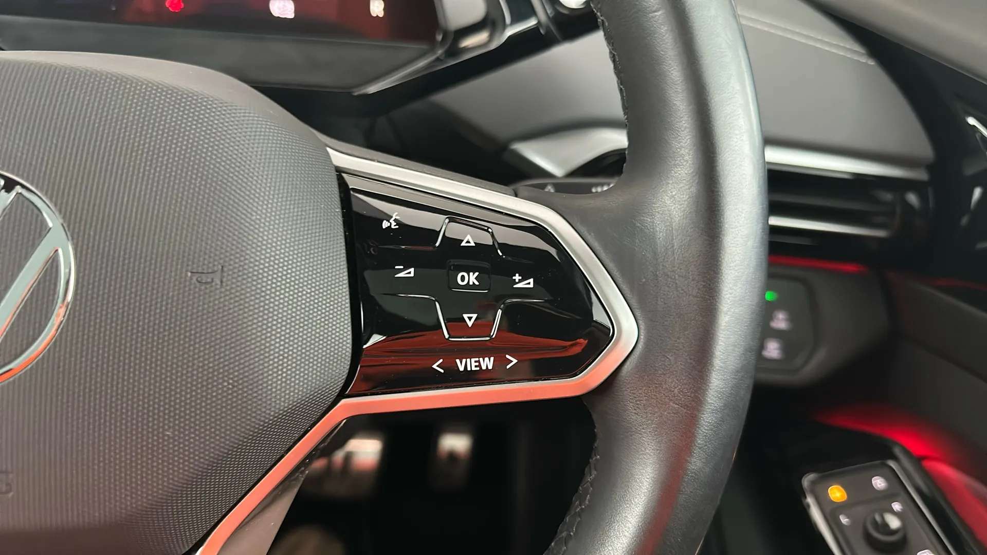 2023 VOLKSWAGEN ID.4 2023 VOLKSWAGEN ID.4