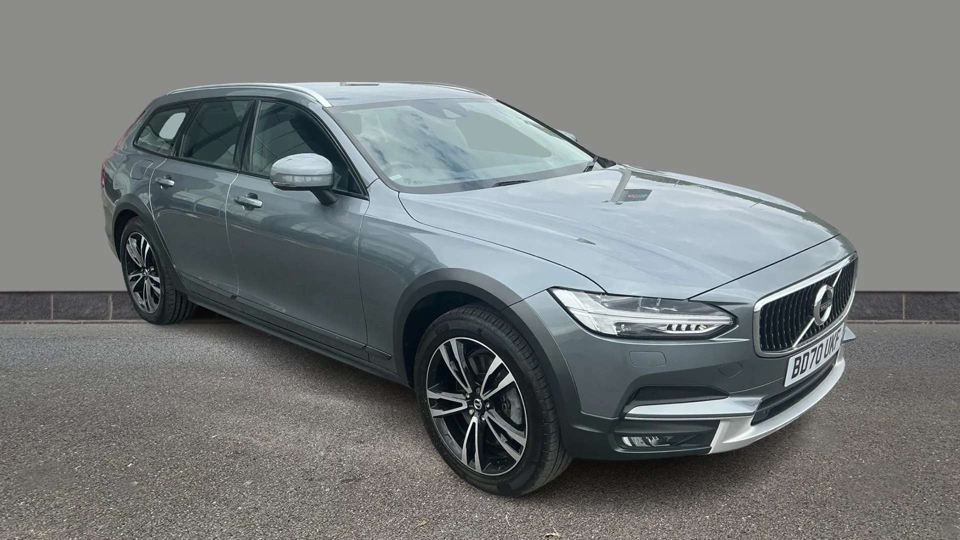 A 2020 VOLVO V90 2.0 D4 Cross Country Plus AWD Geartronic A 2020 VOLVO V90 2.0 D4 Cross Country Plus AWD Geartronic