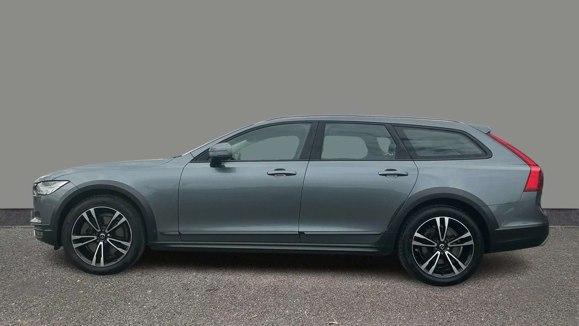A 2020 VOLVO V90 2.0 D4 Cross Country Plus AWD Geartronic A 2020 VOLVO V90 2.0 D4 Cross Country Plus AWD Geartronic