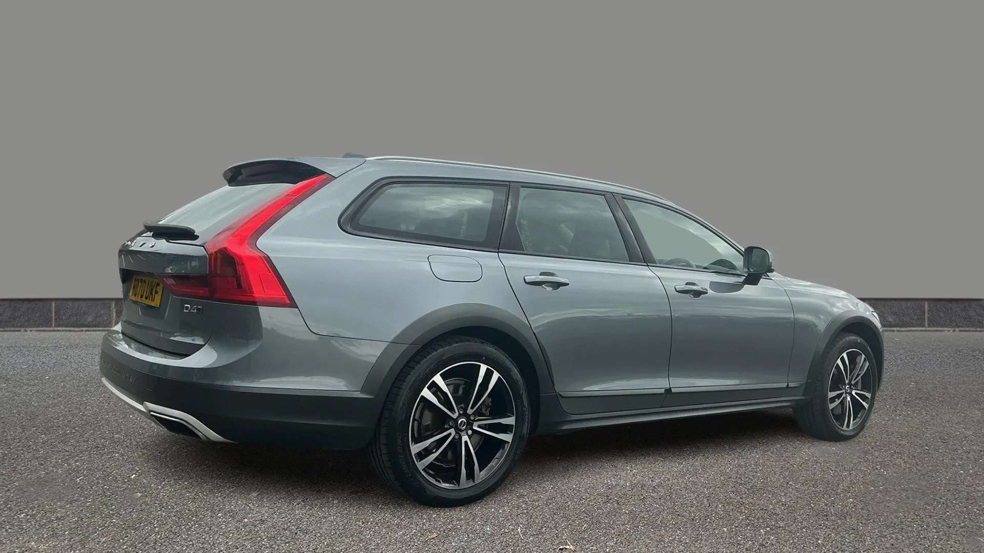 2020 VOLVO V90 2020 VOLVO V90