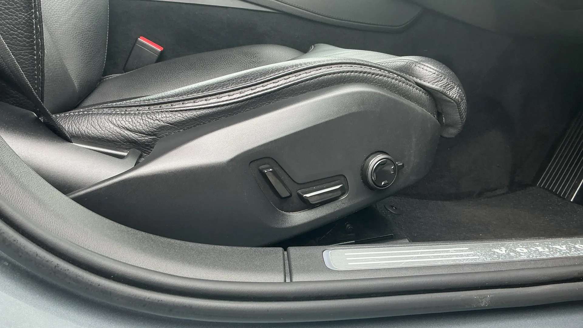 2020 VOLVO V90 2020 VOLVO V90
