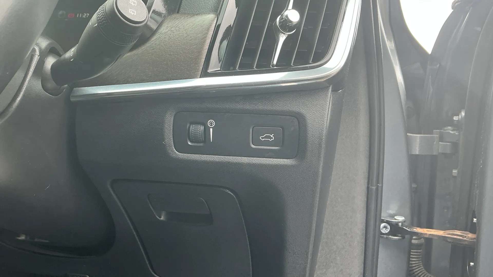 2020 VOLVO V90 2020 VOLVO V90