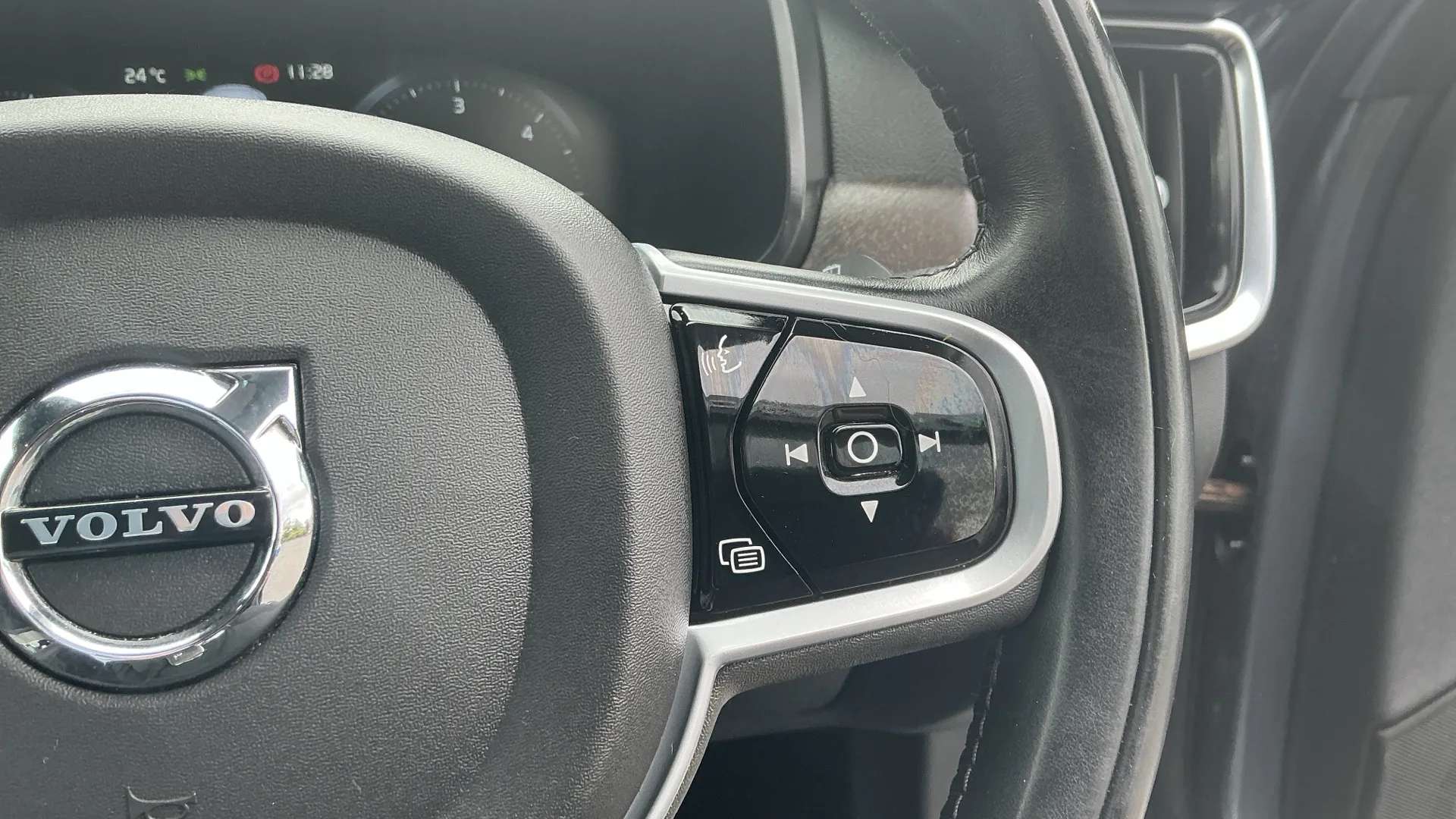 2020 VOLVO V90 2020 VOLVO V90