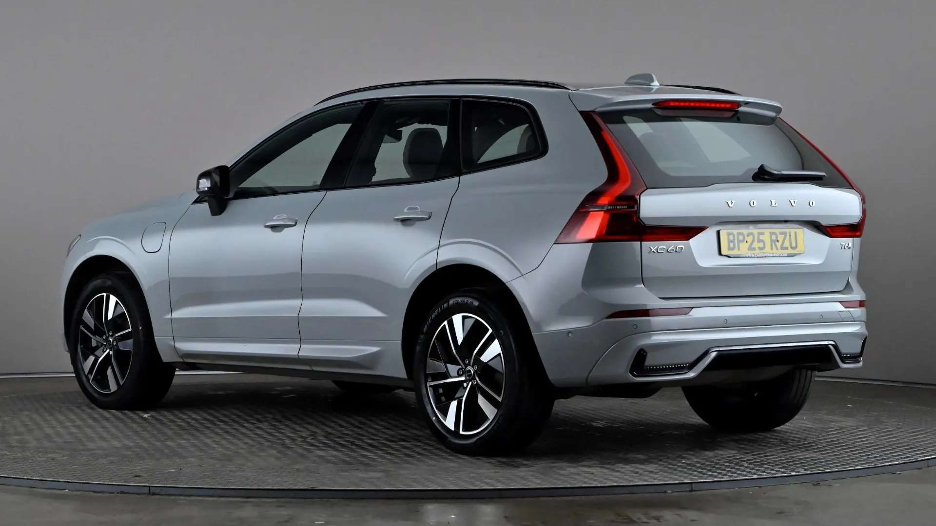 2025 VOLVO XC60 2025 VOLVO XC60