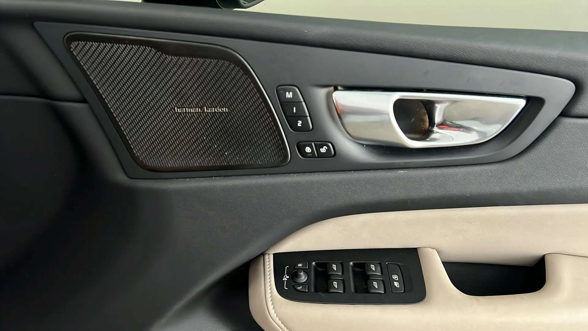 2025 VOLVO XC60 2025 VOLVO XC60