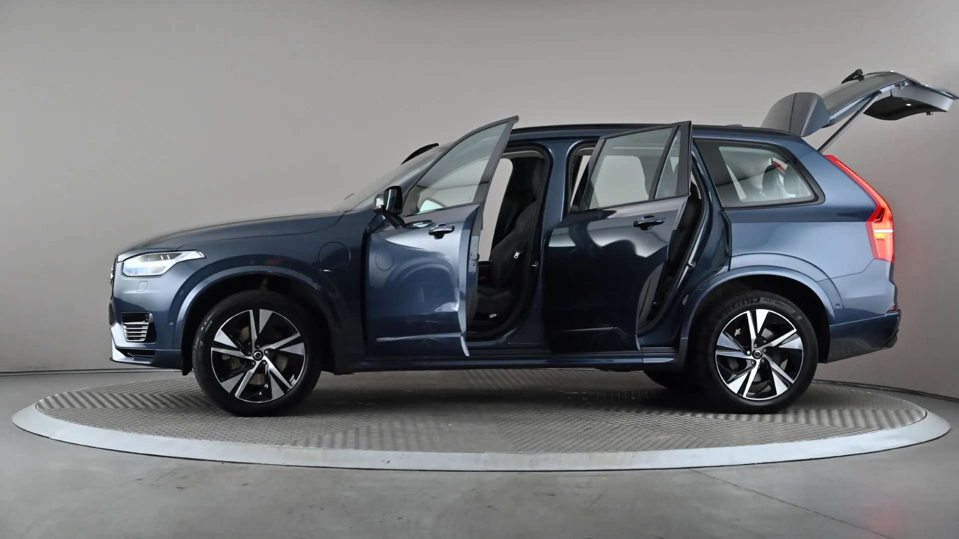 2023 VOLVO XC90 2023 VOLVO XC90