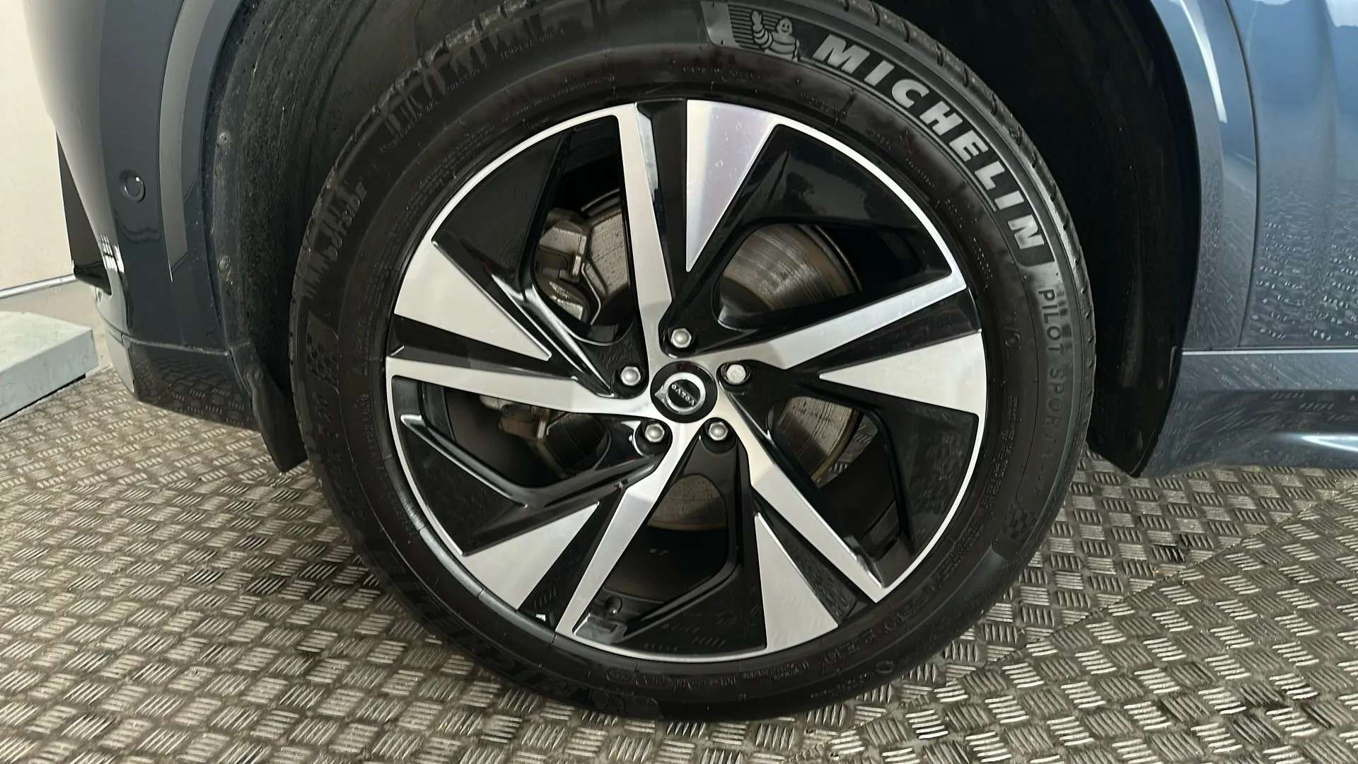 2023 VOLVO XC90 2023 VOLVO XC90