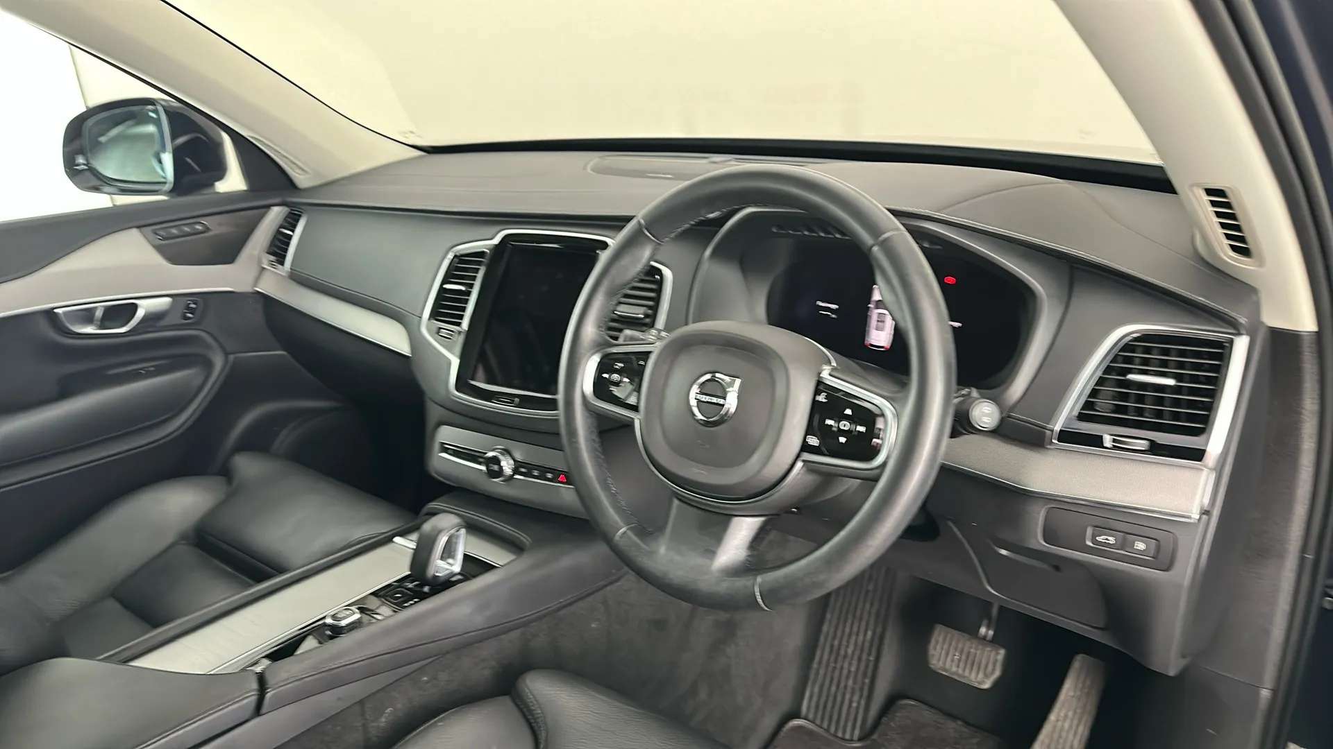 2023 VOLVO XC90 2023 VOLVO XC90
