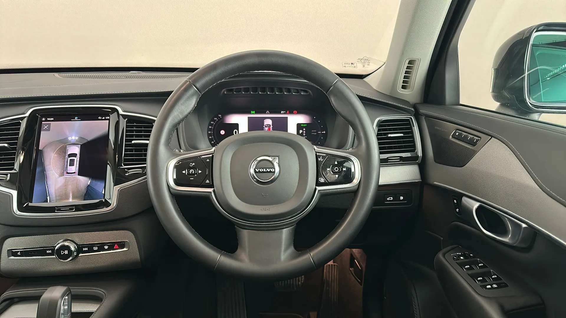 2023 VOLVO XC90 2023 VOLVO XC90