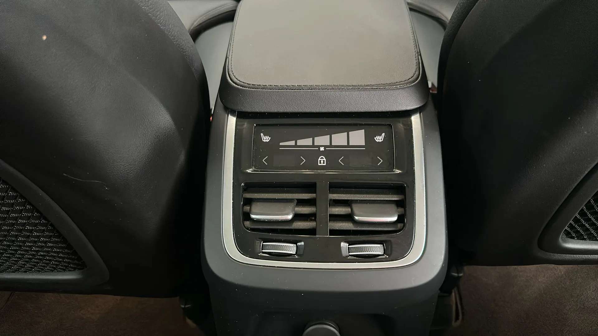 2023 VOLVO XC90 2023 VOLVO XC90