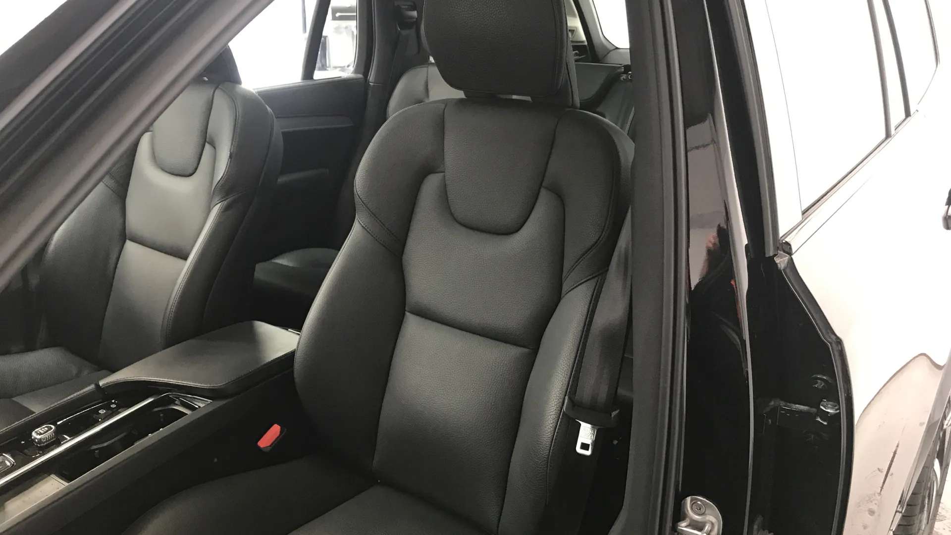 2023 VOLVO XC90 2023 VOLVO XC90