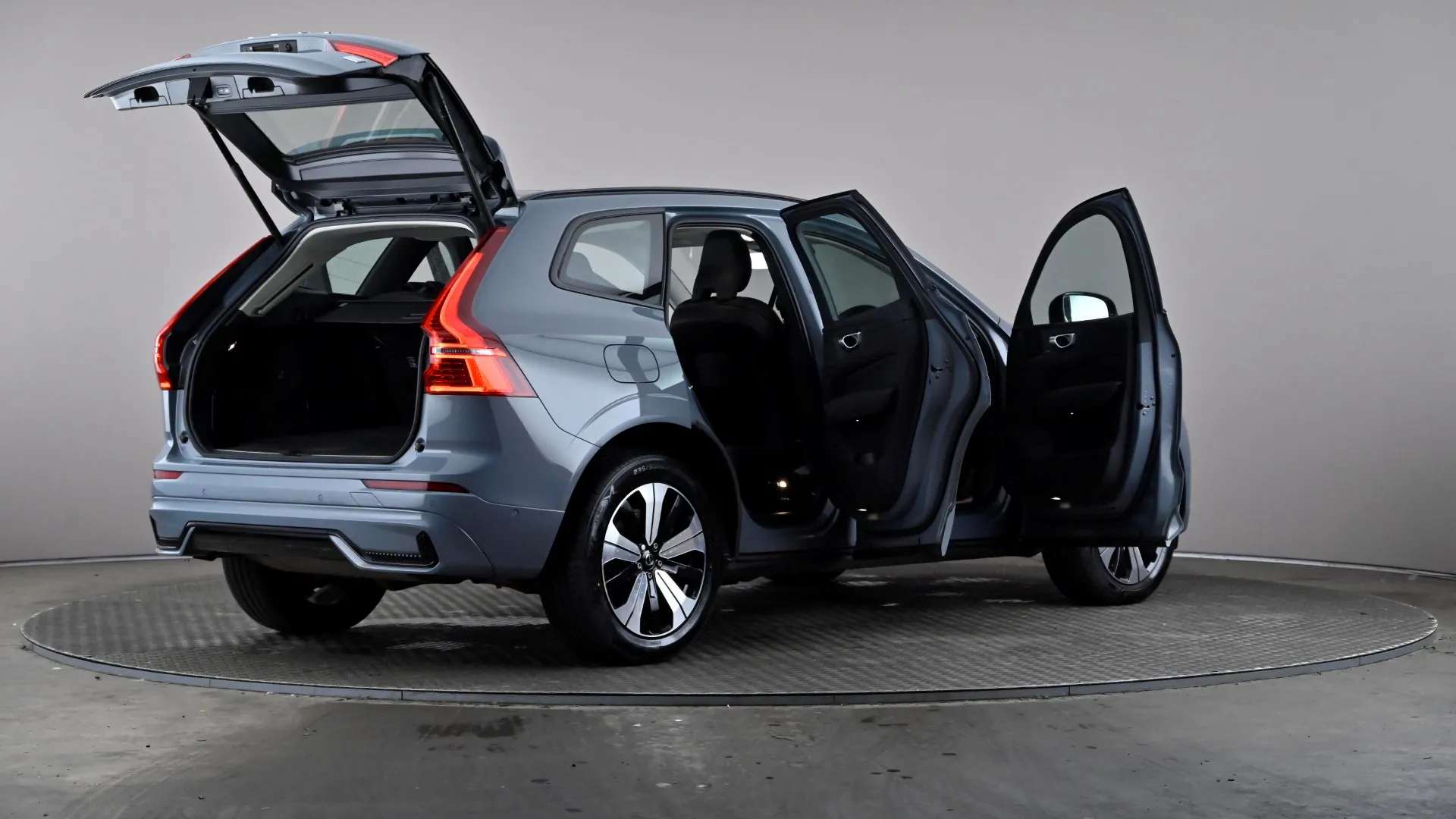 2023 VOLVO XC60 2023 VOLVO XC60