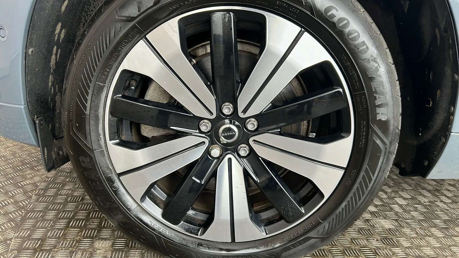 2023 VOLVO XC60 2023 VOLVO XC60